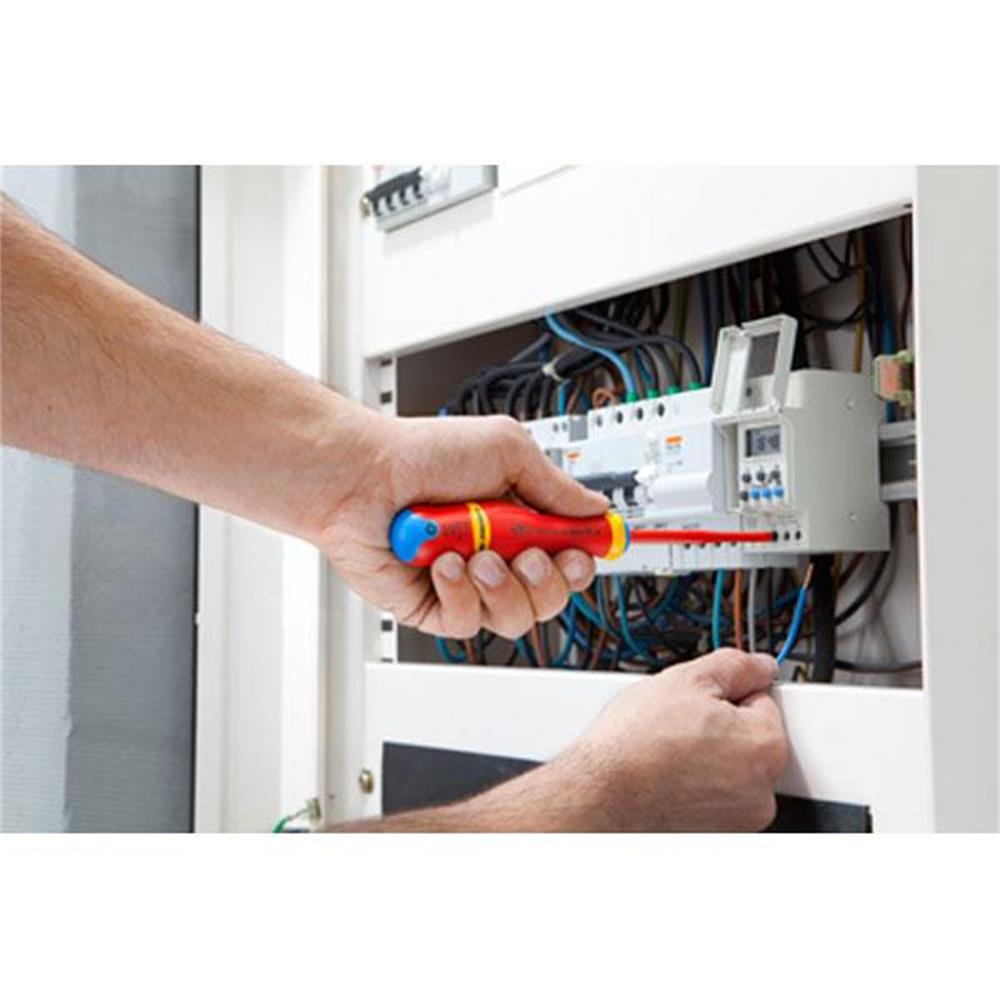 ATD.J5TVEPB 5 Piece Mixed Thin Insulated Screwdriver Set