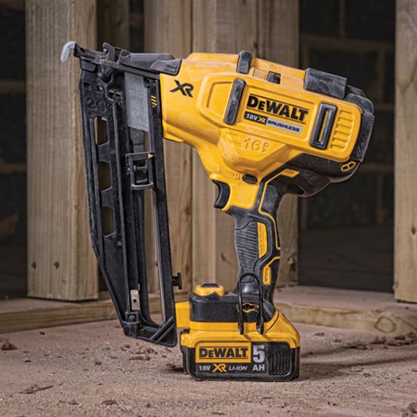 DeWALT DCK264P2 18 Volt Cordless Nailer Twin Pack, 2 x 5 ...